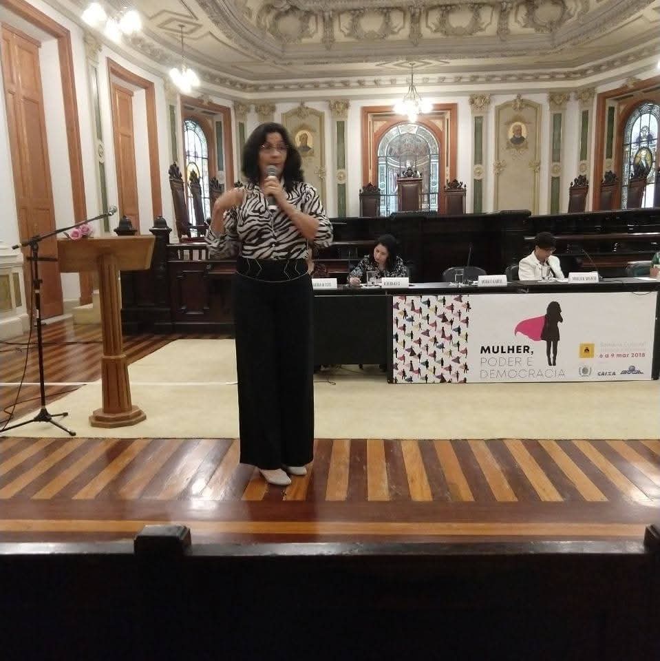 Maria Angélica em palestra institucional